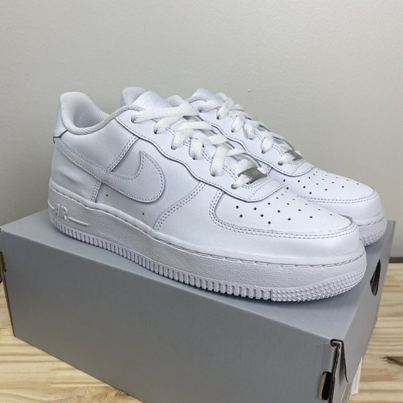 Nike Air Force 1 Low Triple White 314192-117 Size 7Y Women's 8.5 W - NEW IN BOX - Picture 3 of 8